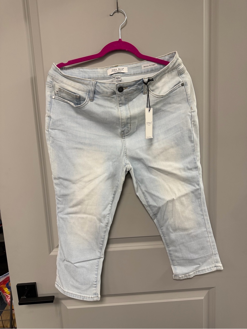 Judy Blue Pale Blue Cropped Ankle Jeans